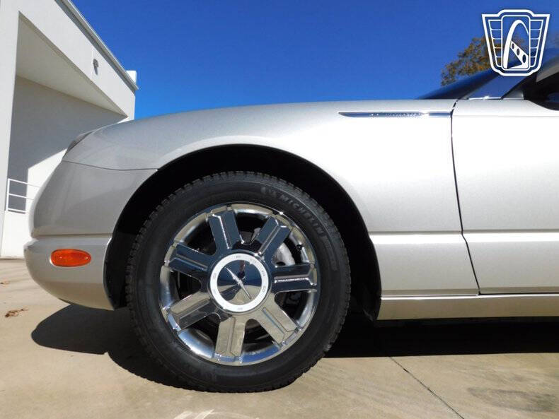 2005 Ford Thunderbird Deluxe