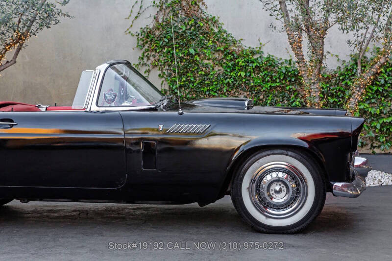 1956 Ford Thunderbird