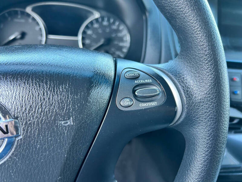 2016 Nissan Pathfinder S
