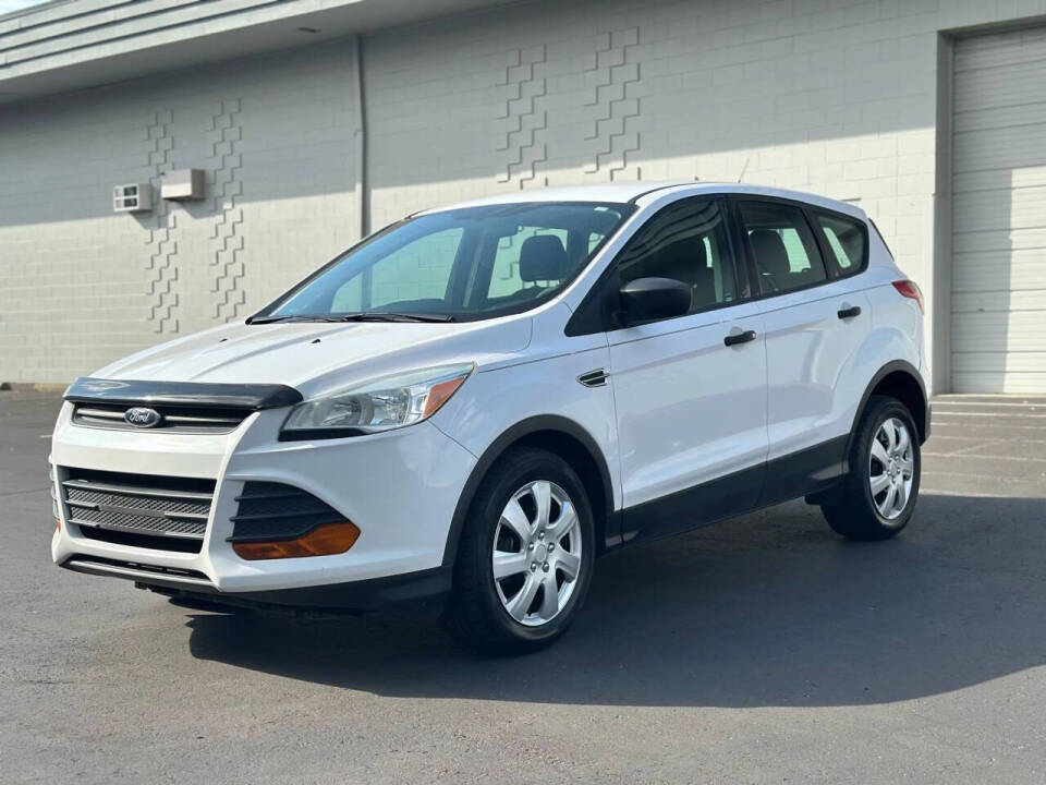 2014 Ford Escape S's photo