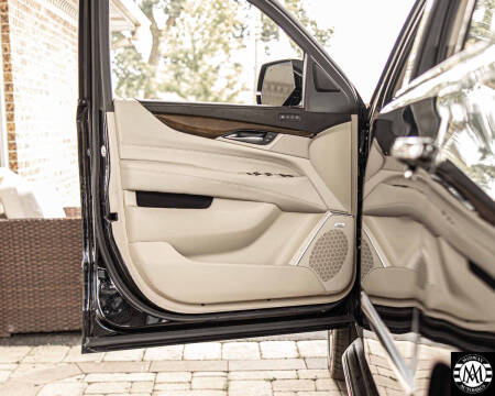 2018 Cadillac Escalade ESV Luxury