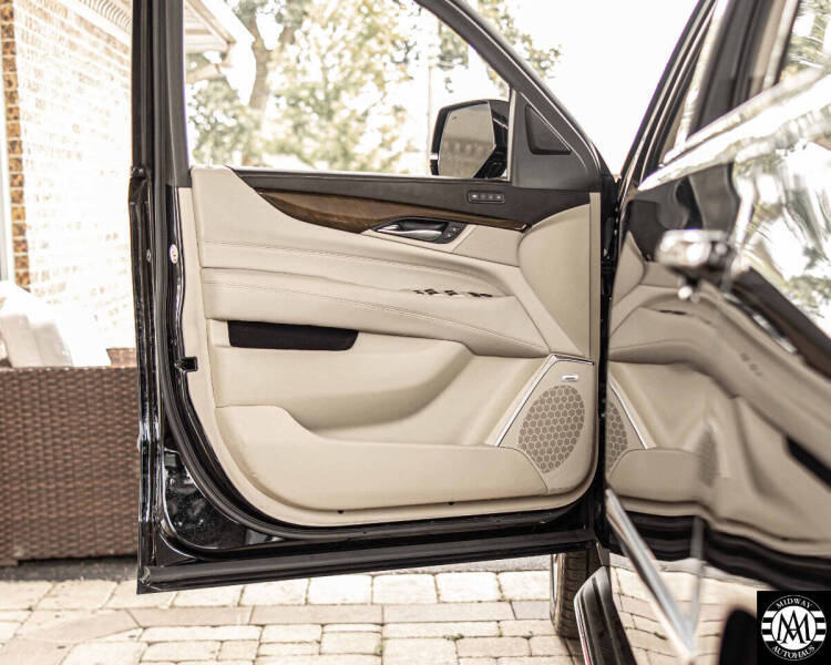 2018 Cadillac Escalade ESV Luxury