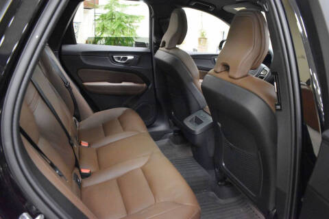 2024 Volvo XC60 B5 Plus Dark Theme