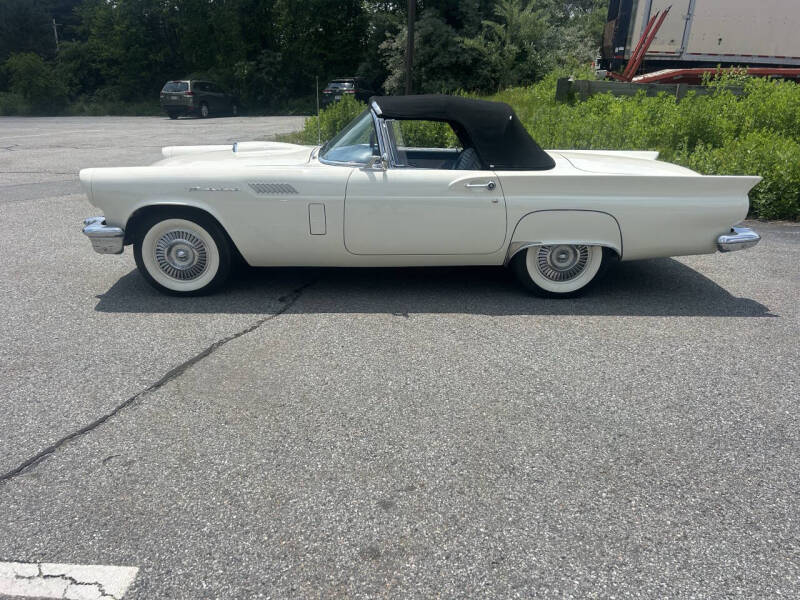 1957 Ford Thunderbird