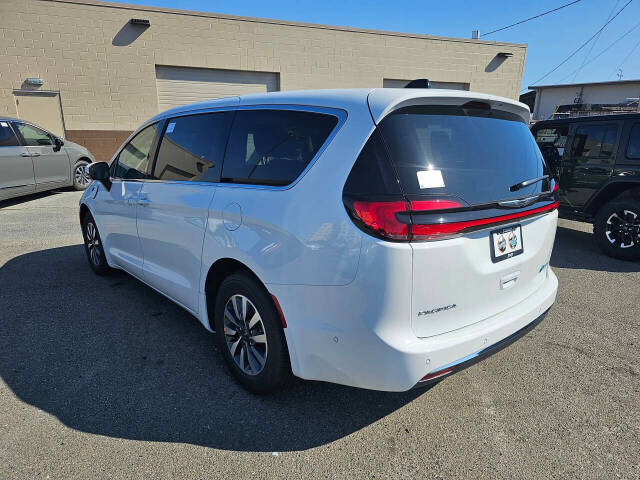 2023 Chrysler Pacifica Plug-In Hybrid for sale at Autos by Talon in Seattle, WA