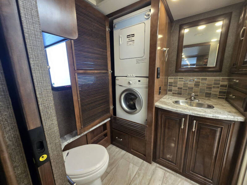2017 Thor Motor Coach Aria