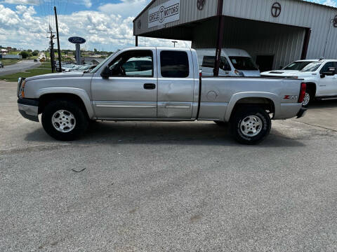 2004 Chevrolet Silverado 1500 for sale at Circle T Motors INC in Gonzales TX