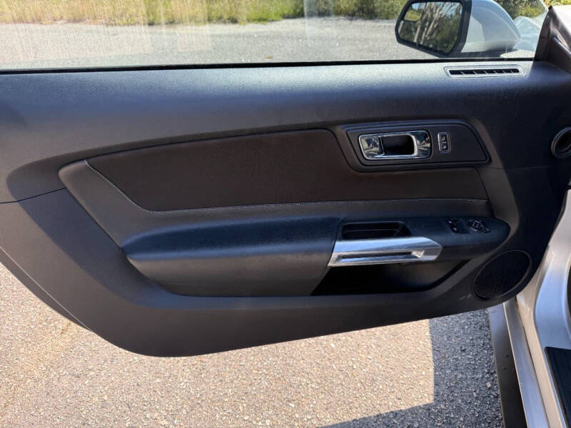 2016 Ford Mustang V6