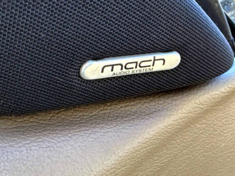 2004 Ford Mustang Deluxe