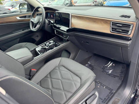 2024 Volkswagen Atlas SE