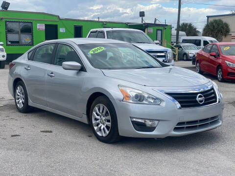 2015 Nissan Altima for sale at Marvin Motors in Kissimmee FL
