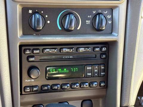 2004 Ford Mustang Deluxe