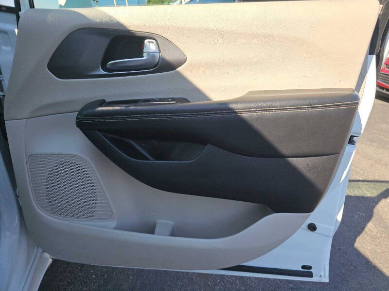 2022 Chrysler Pacifica Hybrid Touring L