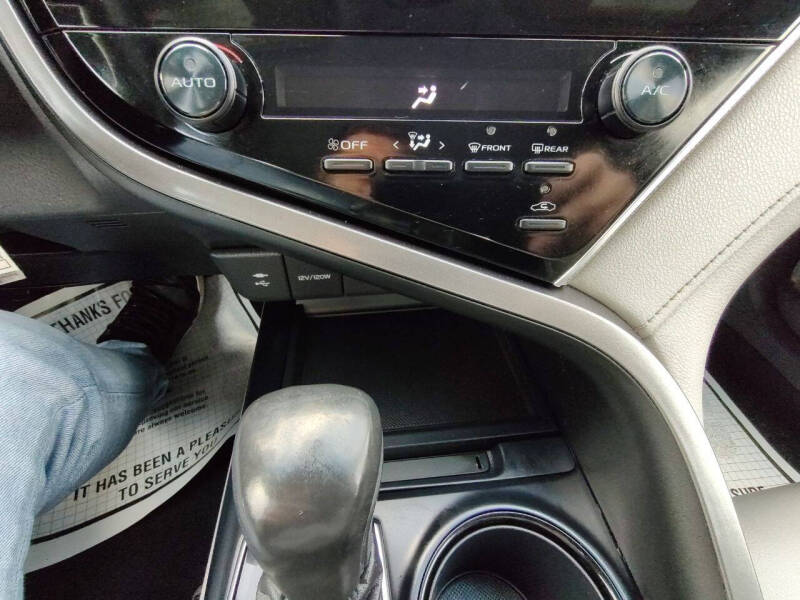 2018 Toyota Camry SE