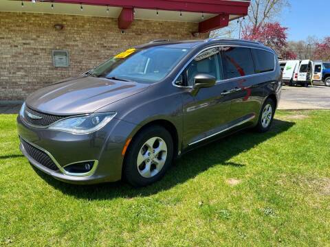 2017 Chrysler Pacifica for sale at Murdock Used Cars in Niles MI