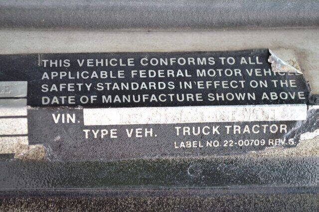 1983 Peterbilt 362 FAT CAB