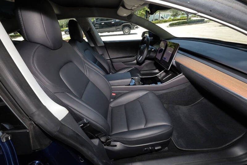 2019 Tesla Model 3 Standard Range Plus