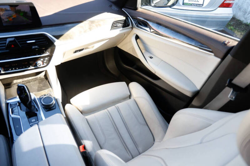 2017 BMW 5 Series 540i