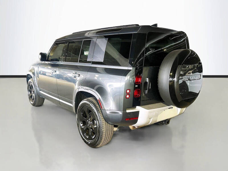 2025 Land Rover Defender 110 P300 S