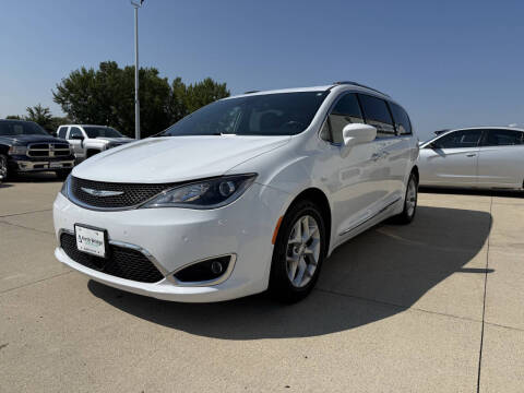 2019 Chrysler Pacifica Touring L Plus 35th Anniversary