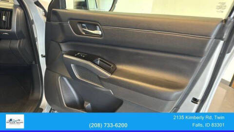 2024 Nissan Pathfinder SL