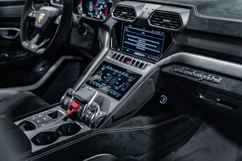 2024 Lamborghini Urus Performante