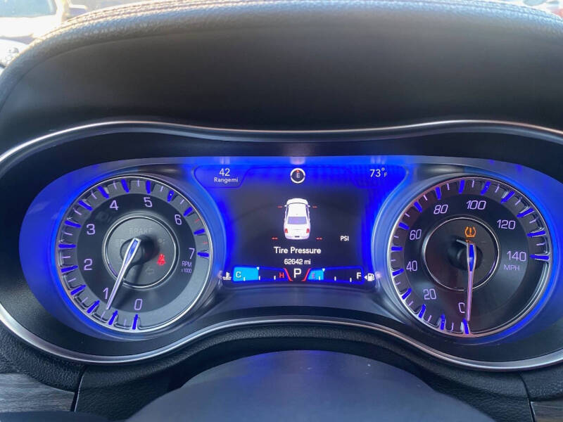 2019 Chrysler 300 Touring L