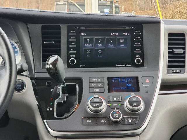 2018 Toyota Sienna XLE Premium 7-Passenger