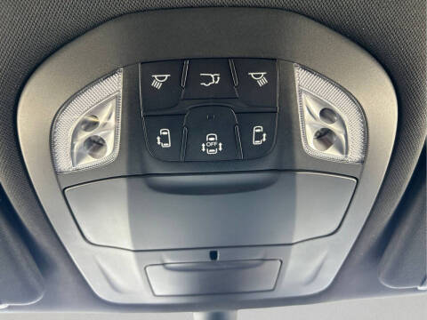 2027 Chrysler Pacifica LX