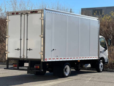 2020 Hino 195