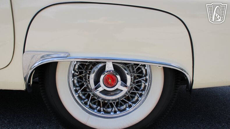 1957 Ford Thunderbird