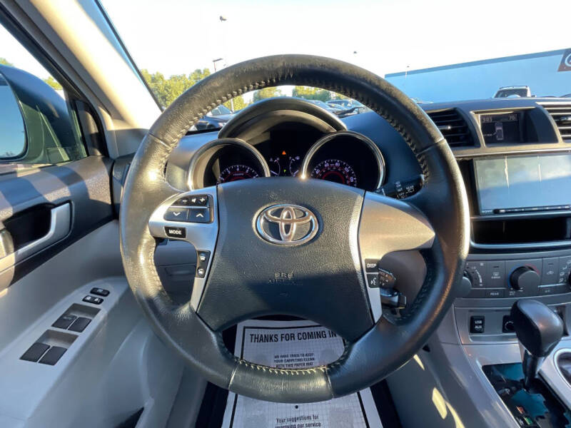 2013 Toyota Highlander SE
