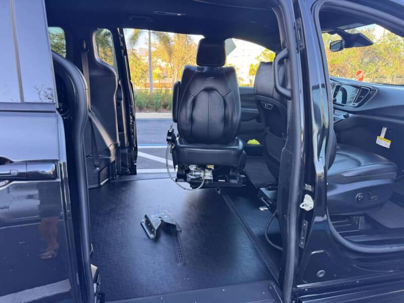 2021 Chrysler Pacifica Touring L