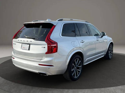 2017 Volvo XC90 T6 Momentum