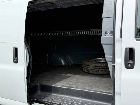 2022 Chevrolet Express 2500