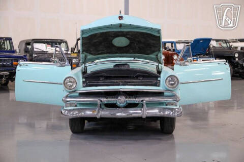 1953 Ford Crestline