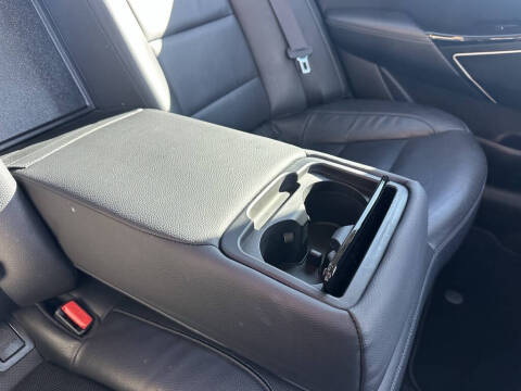 2017 Kia Cadenza Premium