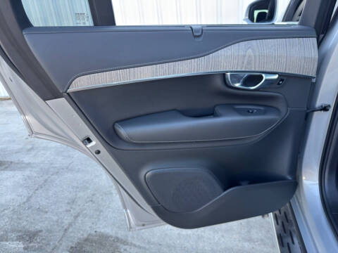 2023 Volvo XC90 Recharge T8 Ultimate Bright Theme 6P