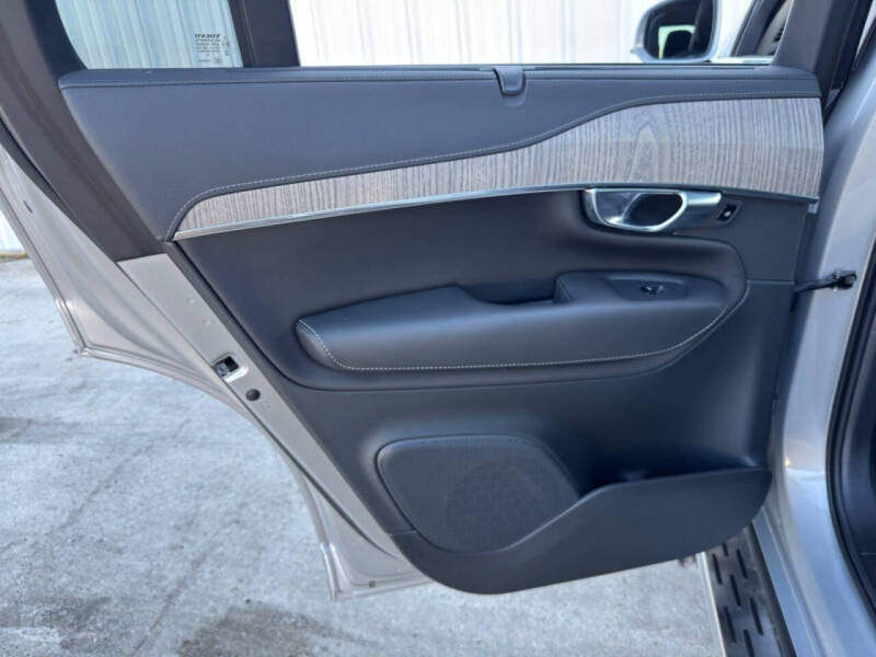 2023 Volvo XC90 Recharge T8 Ultimate Bright Theme 6P