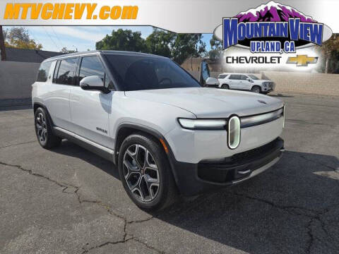 2025 Rivian R1S