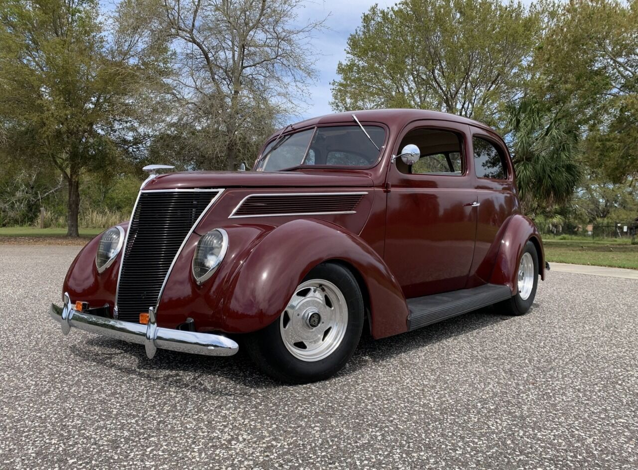 1937 Ford Street Rod 15