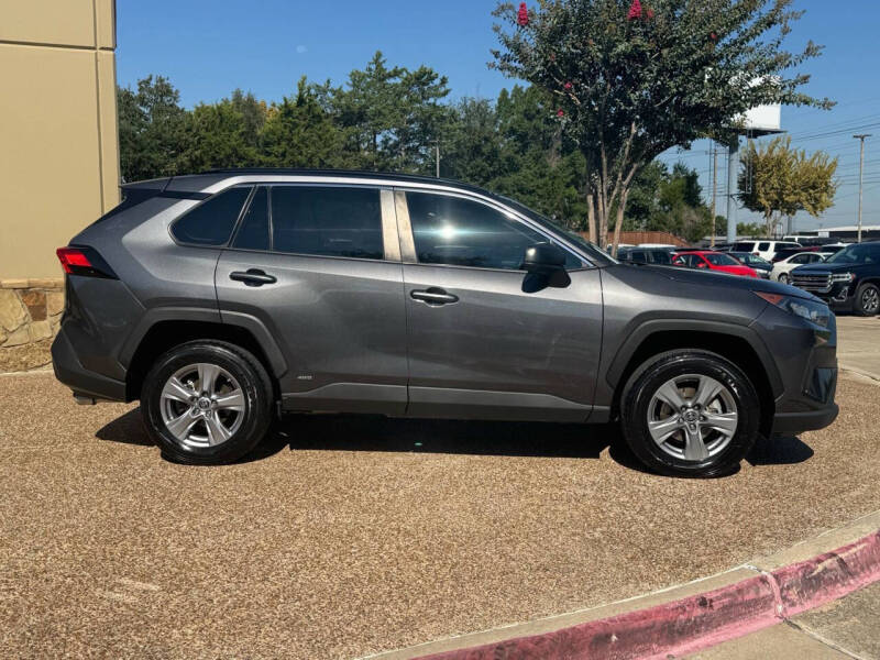 2022 Toyota RAV4 Hybrid LE