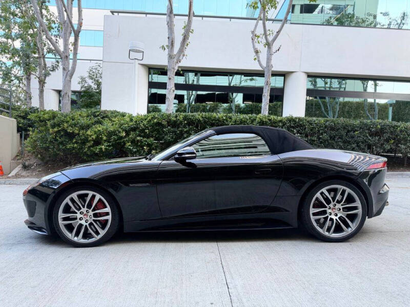 2016 Jaguar F-TYPE R