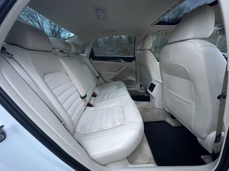 2015 Volkswagen Passat 1.8T SEL Premium