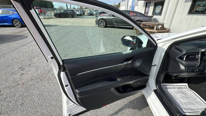 2024 Toyota Camry SE