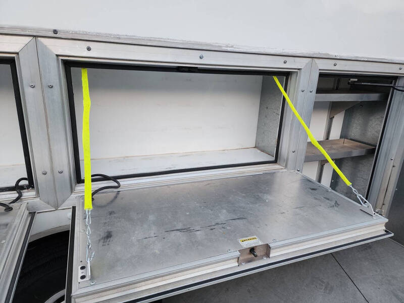 2023 Chevrolet Express 3500