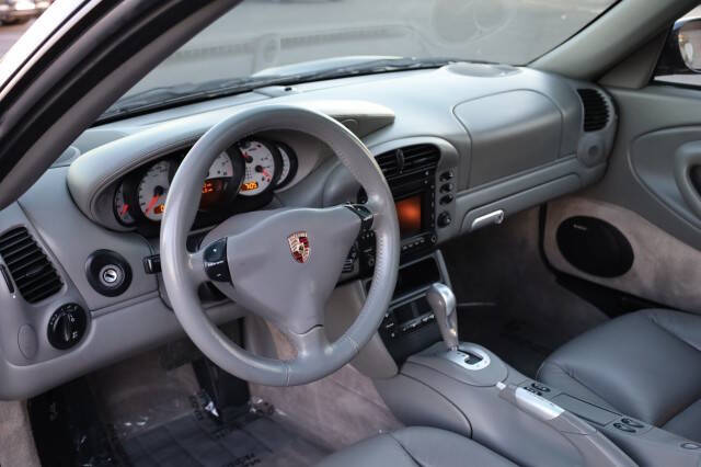 2004 Porsche 911 Carrera 4S