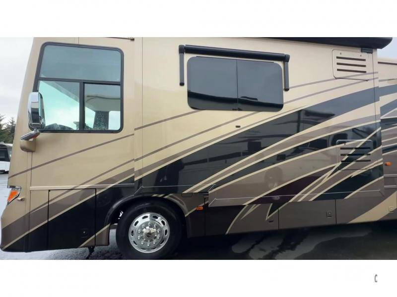 2016 Freightliner XCR Chassis