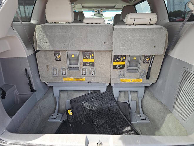2014 Toyota Sienna XLE 8-Passenger