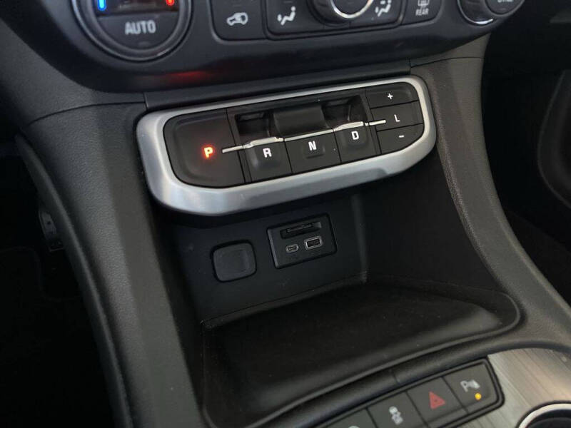 2020 GMC Acadia SLT